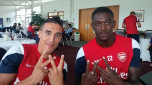 El Jadeyaoui est ici à Arsenal en compagnie de Sanogo.